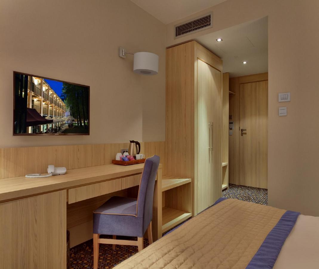 Bristol Art & Medical Spa บุสโก-สดรูย ภายนอก รูปภาพ